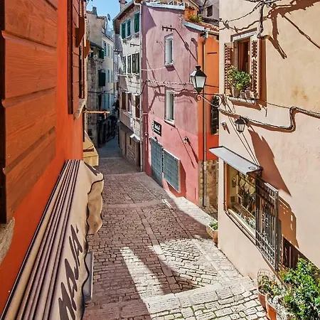 Old Town With Free Bike Included شقة